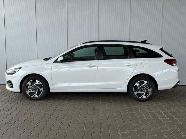 Hyundai i30 Kombi GO 1.5 DPI 97 PS / Sitz + Lenkradh./ LED Navi Tempomat Alu16 PDC V.&H.m.Kamera 