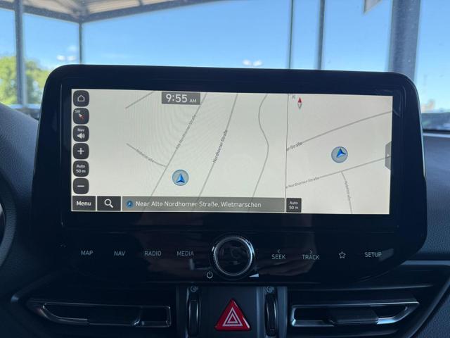 Hyundai i30 GO Plus 1.5 DPI 96 PS 6 MT / PDC V & H.m. Kamera Navi LED Sitz Lenkr.Heiz./ Alu17 Privacy 
