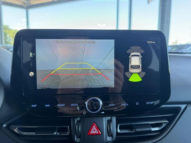 Hyundai i30 GO Plus 1.5 DPI 96 PS 6 MT / PDC V & H.m. Kamera Navi LED Sitz Lenkr.Heiz./ Alu17 Privacy 