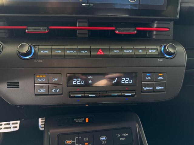 Hyundai KONA 1.6T-GDI 137 PS Prime N-Line DCT / NAVI 4x SHZ PDC vo. + hi. Kamera LED KEYLESS LM-Felgen 18 Zoll 
