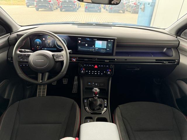 Hyundai TUCSON MY 2025 1.6 T-GDi 160 PS N-Line 6MT / el. Heckklappe PDC vo. + hi. mit Kamera KEYLESS 3-Zonen Klimaaut. LED NAVI LM-Felgen 19 Zoll 