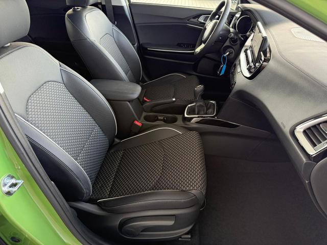 Kia XCeed 1.5 T-GDi Exclusive / Navi PDC V.&.h.m.Kamera Sitz & Lenkr.Heiz./ Klimaautom./ LED/ Alu16 