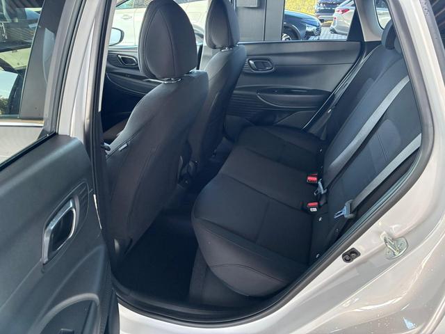 Hyundai BAYON Premium 1.2 MPI / Navi Sitz + Lenkradheizung Rückfahrkamera Tempomat Klimaautomatik Alu 16" 