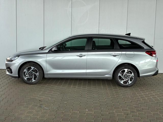 Hyundai i30 Kombi Comfort 1.5 GDi / LED Navi PDC V&H + Kamera Tempomat Carplay Alu 16" 
