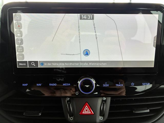 Hyundai i30 Kombi Comfort 1.5 GDi / LED Navi PDC V&H + Kamera Tempomat Carplay Alu 16" 