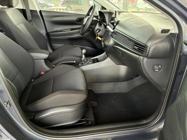 Hyundai BAYON Wave 1.2 MPI / Sitz & Lenkradheizung Navi Rückfahrkamera Tempomat Alu 16" 