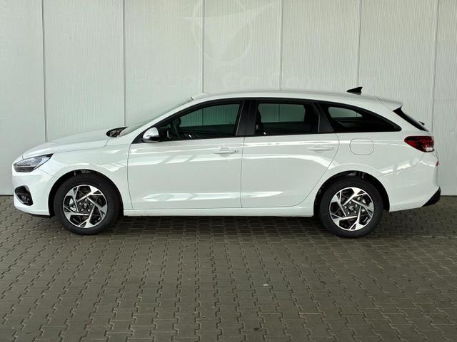 Hyundai i30 Kombi Comfort 1.5 GDi / LED Navi PDC V&H + Kamera Tempomat Carplay Alu 16" 