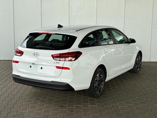 Hyundai i30 Kombi Comfort 1.5 GDi / LED Navi PDC V&H + Kamera Tempomat Carplay Alu 16" 