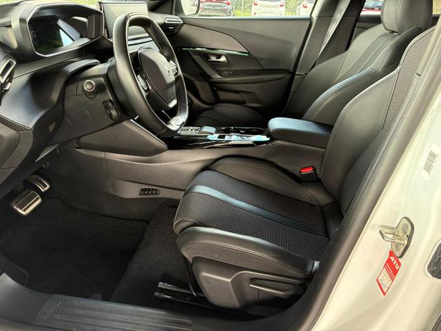 Peugeot e-2008 GT 136 PS 
