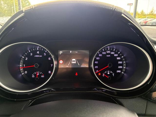 Kia Ceed Sportswagon Comfort 1.5 DCT / Sitz + Lenkradheizung Tempomat Navi LED Rückfahrkamera Alu 16" 