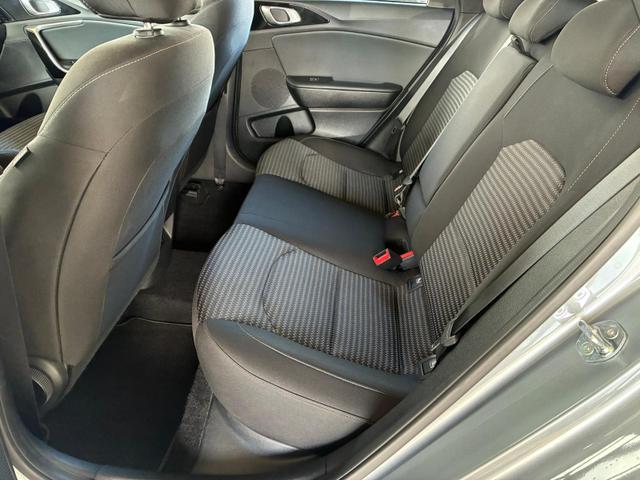 Kia Ceed Sportswagon Comfort 1.5 DCT / Sitz + Lenkradheizung Tempomat Navi LED Rückfahrkamera Alu 16" 