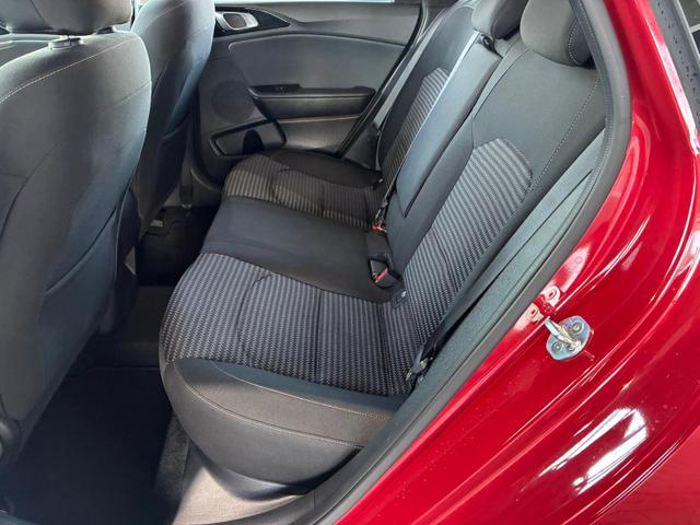 Kia Ceed Sportswagon Comfort 1.5 DCT / Sitz + Lenkradheizung Tempomat Navi LED Rückfahrkamera Alu 16" 