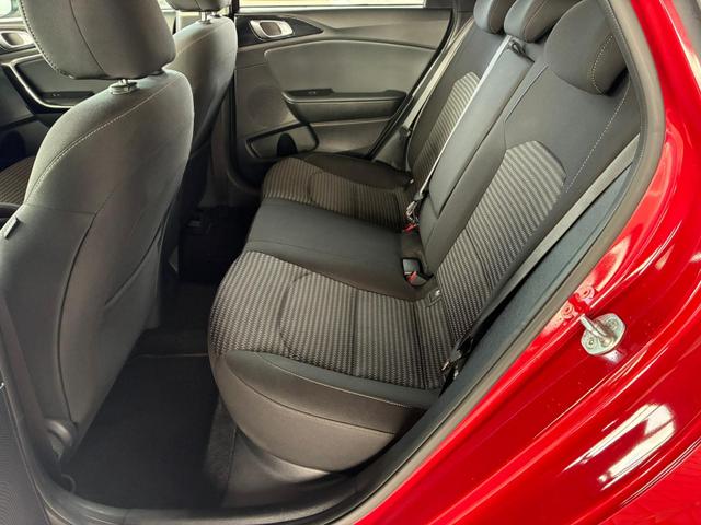 Kia Ceed Sportswagon Comfort 1.5 DCT / Sitz + Lenkradheizung Tempomat Navi LED Rückfahrkamera Alu 16" 