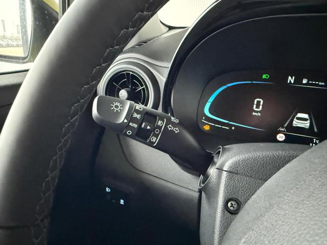 Hyundai i10 Comfort 1.2 GDI Automatik / Sitz + Lenkradheizung Navi Klimaautomatik Alu 15'' 
