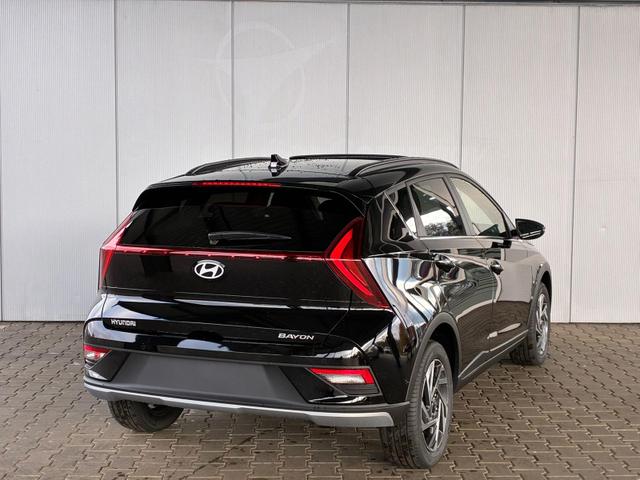 Hyundai BAYON Premium Sky 1.0 T-GDI 100 PS 48V 7DCT / Keyless ACC Soundsystem BOSE Sitz + Lenkradheizung LED Navi PDC V&H Kamera Totwinkel Alu 16" 