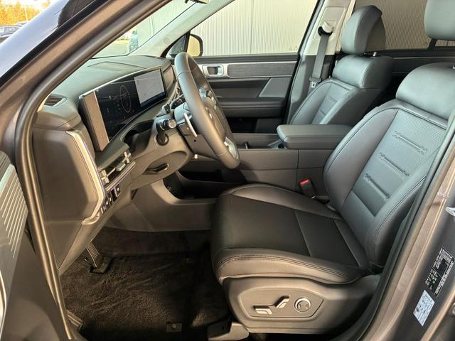 Hyundai SANTA FE 1.6 HEV 7-Sitzer / Pano-Dach 360° Kamera Leder 3-Zonen Klima Head-Up Alu 20" 