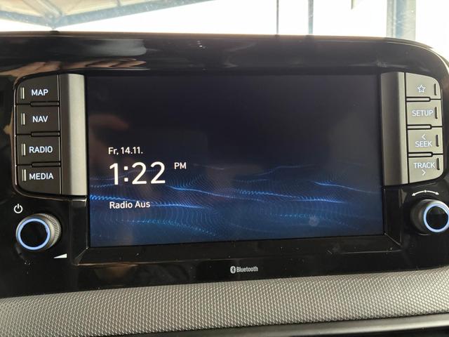 Hyundai i10 Premium 1.2 GDI Automatik / Rückfahrkamera Sitz + Lenkradheizung Navi Alu 15" 