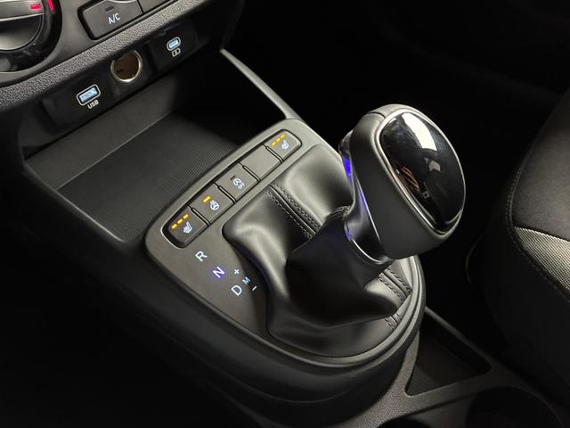 Hyundai i10 Premium 1.2 GDI Automatik / Rückfahrkamera Sitz + Lenkradheizung Navi Alu 15" 