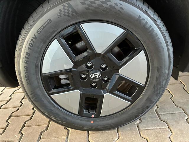 Hyundai SANTA FE HEV 7-Sitzer / 360° Kamera Leder Sitz + Lenkradheizung Elek. Heckklappe Alu 18" 
