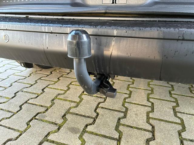 Opel Vivaro Kombi L 2.0 Diesel Automatik 177 PS / 9-Sitzer AHK LED NAVI 