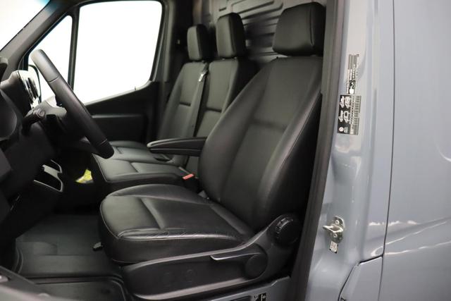 Mercedes-Benz 317 CDI Sprinter Standard HA 9G-TRONIC PRO L2H2 