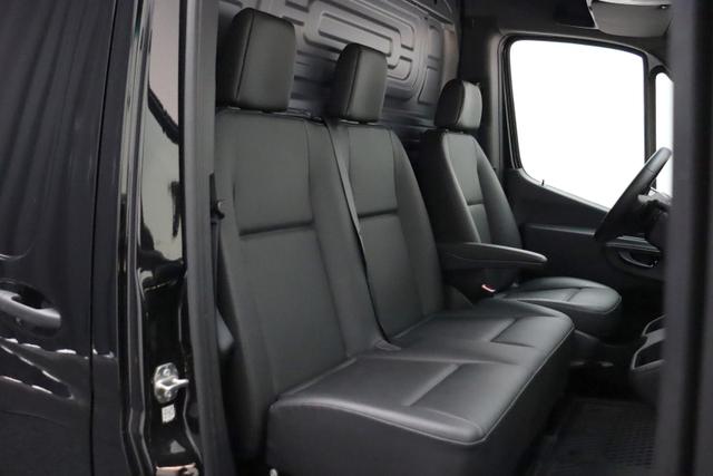 Mercedes-Benz 317 CDI Sprinter Standard HA 9G-TRONIC PRO L2H2 