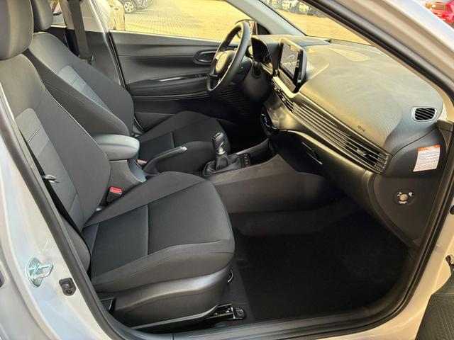 Hyundai BAYON Premium 1.0 T-GDI 100 PS 48V / Keyless ACC Soundsystem BOSE Sitz + Lenkradheizung LED Navi PDC V&H Kamera Totwinkel Alu 16" 