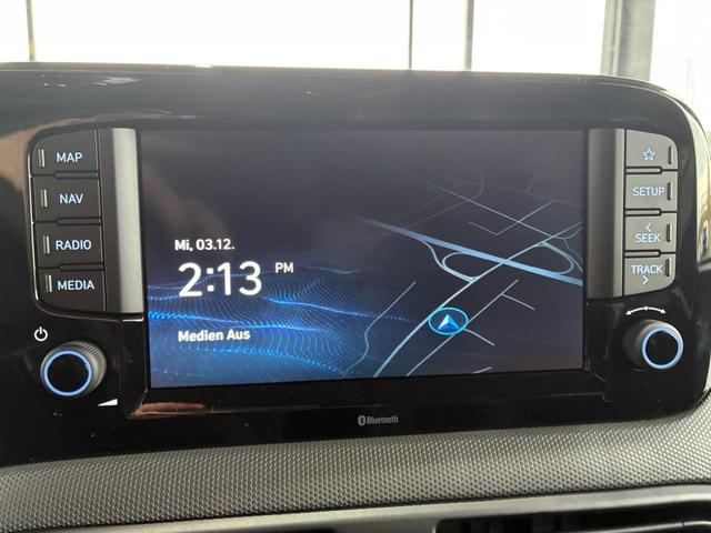 Hyundai i10 Premium 1.2 GDI Automatik / Sitz + Lenkradheizung Navi Klimaautomatik Alu 15'' 