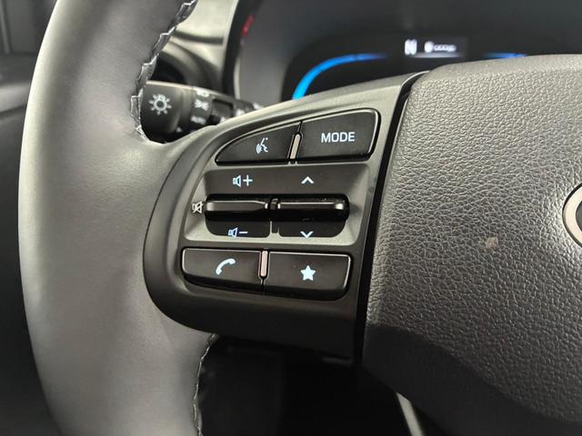 Hyundai i10 Premium 1.2 GDI Automatik / Sitz + Lenkradheizung Navi Klimaautomatik Alu 15'' 