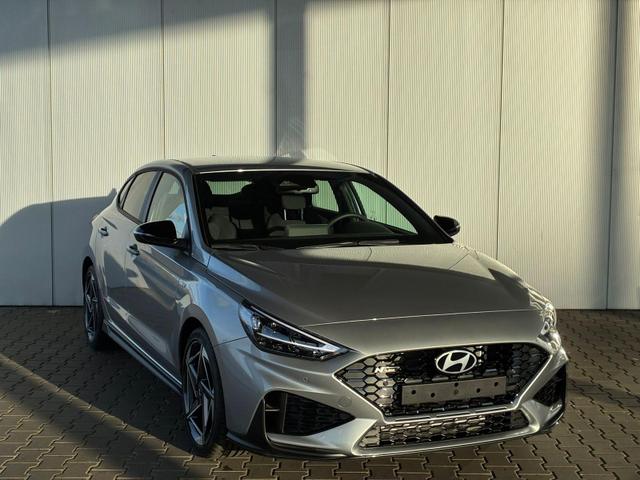 Hyundai i30 Fastback N-Line 1.5 T-GDI 7-DCT / ACC Sitz + Lenkradheizung LED PDC V&H Kamera Alu 18" 