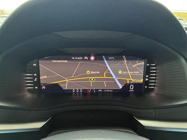 Skoda Karoq 1.0 TSI EXECUTIVE Navi & Carplay | ACC Klimaautomatik Voll-LED Rückfahrkamera 
