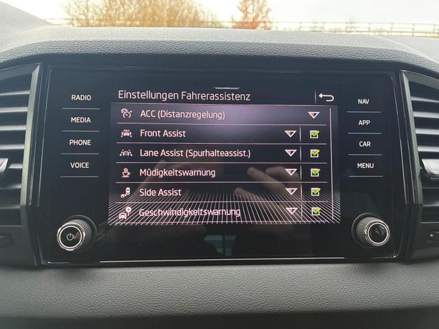 Skoda Karoq 1.0 TSI EXECUTIVE Navi & Carplay | ACC Klimaautomatik Voll-LED Rückfahrkamera 