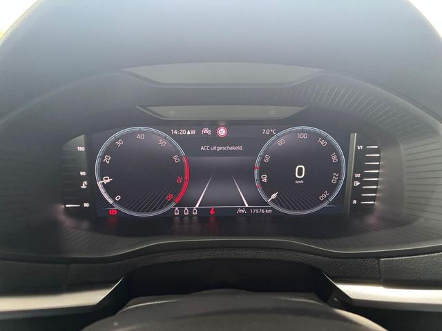 Skoda Karoq 1.0 TSI EXECUTIVE Navi & Carplay | ACC Klimaautomatik Voll-LED Rückfahrkamera 