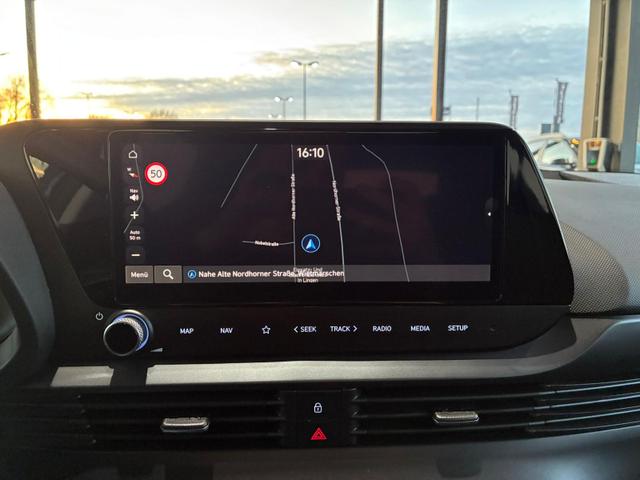 Hyundai BAYON 1.0 T-GDI DCT / Navi R&uuml;ckfahrkamera Tempomat Alu 16" 