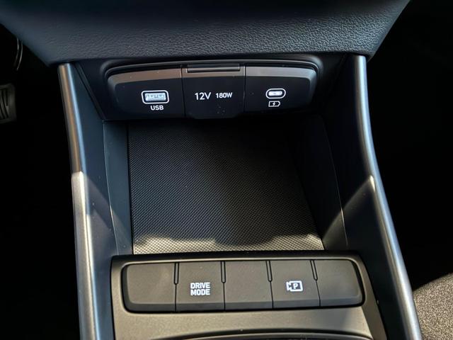 Hyundai BAYON 1.0 T-GDI DCT / Navi R&uuml;ckfahrkamera Tempomat Alu 16" 