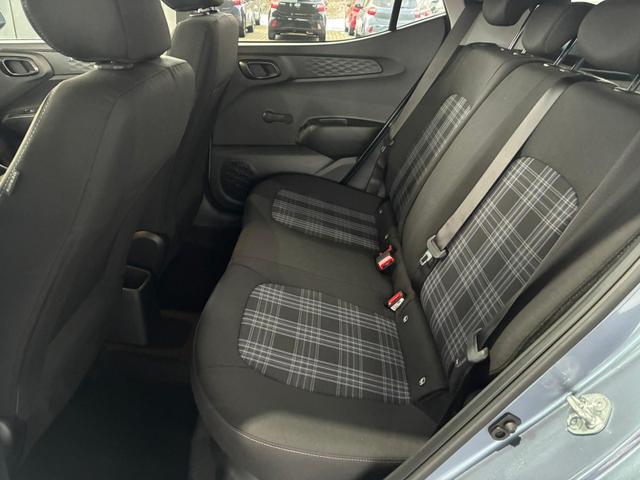 Hyundai i10 Advance 1.2 GDI Automatik / R&uuml;ckfahrkamera Sitz + Lenkradheizung Navi Alu 15" 