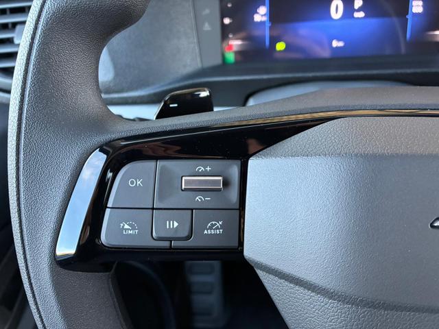 Opel Vivaro Kombi XL 2.0 Diesel Automatik 177 PS / 9-Sitzer AHK LED NAVI 