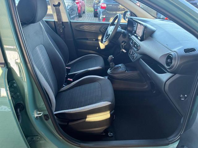 Hyundai i10 1.0 Comfort Automatik 4-Sitzer / R&uuml;ckfahrkamera Tempomat Navi uvm. 