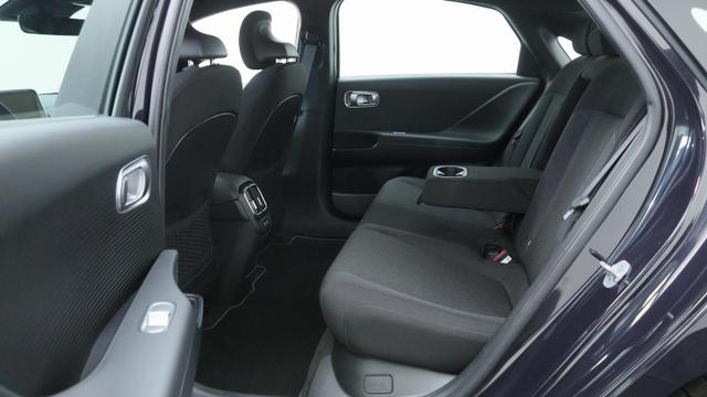 Hyundai IONIQ 6 77,4 kWh RWD / ACC LED Elekt. Heckklappe 2-Zonen Klimaaut. Alu 18" 