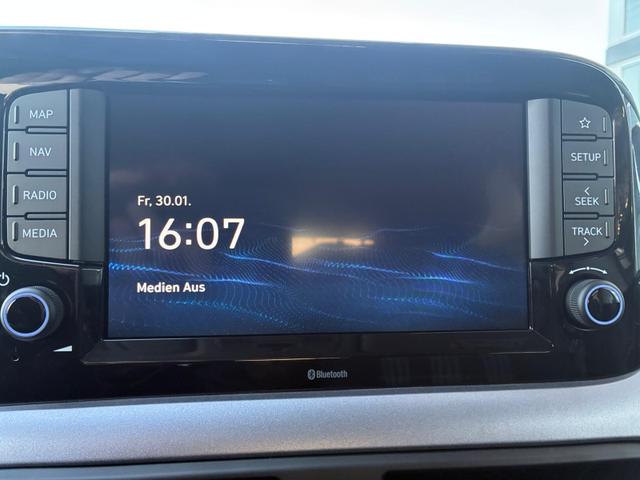 Hyundai i10 Advance 1.2 GDI / R&uuml;ckfahrkamera Sitz + Lenkradheizung Navi Alu 15" 