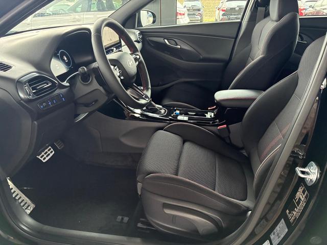 Hyundai i30 N-Line Fastback DCT 1.5 T-GDI mHev / Navi ACC Sitz & Lenkradheizung LED Alu 18" 