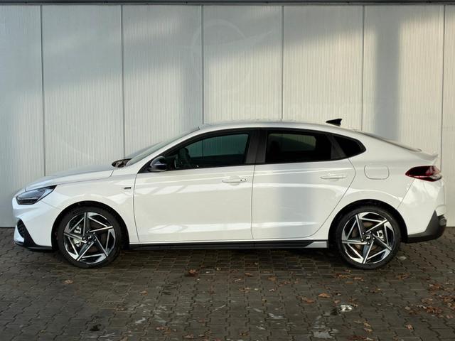 Hyundai i30 N-Line Fastback DCT 1.5 T-GDI mHev / Navi ACC Sitz & Lenkradheizung LED Alu 18" 