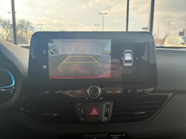 Hyundai i30 Kombi Comfort 1.5 GDI 95PS 6MT Navi / PDC V&H. m. Kamera LED Nebel 