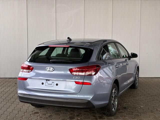 Hyundai i30 Kombi Comfort 1.5 T-GDI mHEV 140 PS 6MT / Navi LED PDC V&H.m.Kamera ALU16 