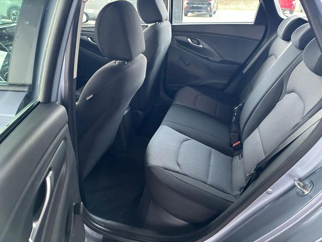 Hyundai i30 Kombi Comfort 1.5 T-GDI mHEV 140 PS 6MT / Navi LED PDC V&H.m.Kamera ALU16 