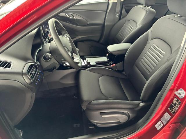 Hyundai i30 Kombi Style 1.5 T-GDI mHEV 140PS 6MT / PDC V.&H. m. Kamera Sitz & Lenkr.Heiz Keyless LED Alu 16 