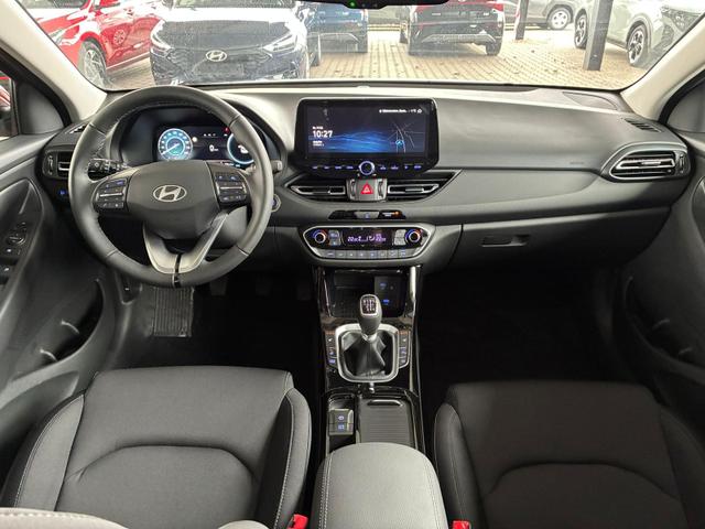 Hyundai i30 Kombi Style 1.5 T-GDI mHEV 140PS 6MT / PDC V.&H. m. Kamera Sitz & Lenkr.Heiz Keyless LED Alu 16 