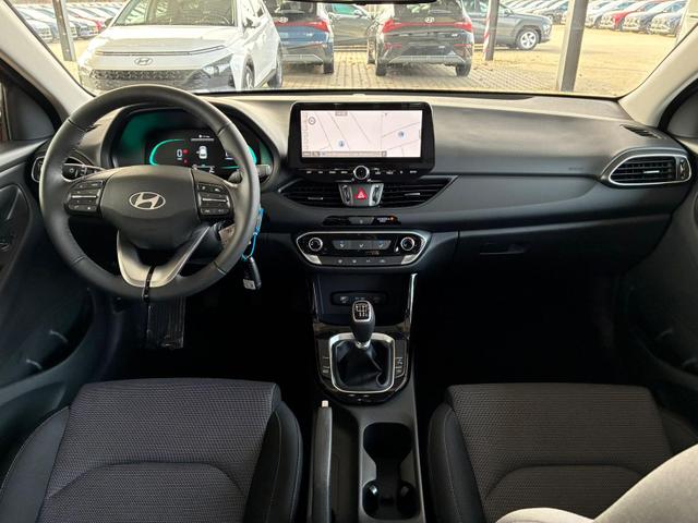 Hyundai i30 Kombi Style 1.5 T-GDI mHEV 140PS 6MT / PDC V. & H. m. Kamera LED Navi Alu 16 
