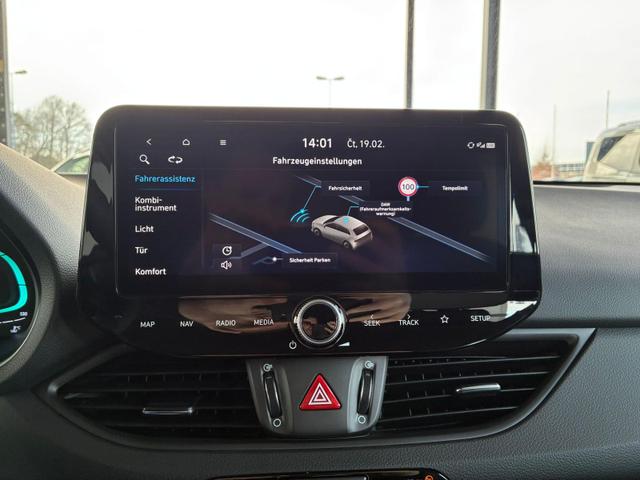 Hyundai i30 Kombi Style 1.5 T-GDI mHEV 140PS 6MT / PDC V. & H. m. Kamera LED Navi Alu 16 