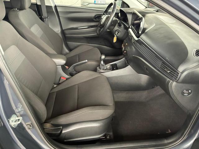 Hyundai BAYON Comfort 1.2 GDI 79 PS 5MT / LED Tempomat Navi R&uuml;ckfahrkamera Alu 16" 